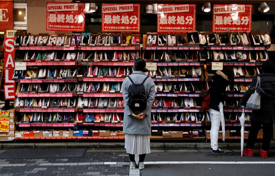 Japon: declin des ventes au detail a un plus bas de 4 ans
