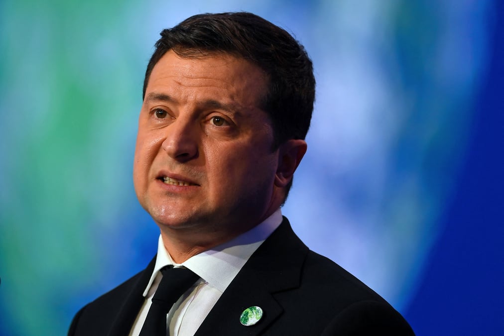 Ukraine: le president signe un decret pour augmenter les effectifs de l'armee