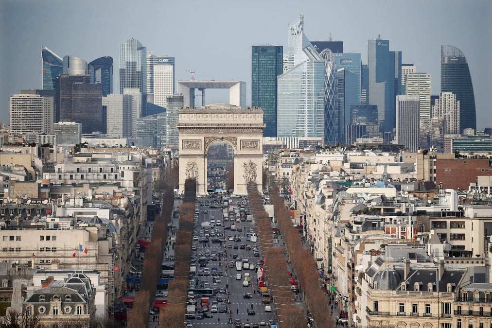 Brexit: francfort et paris accroissent la pression