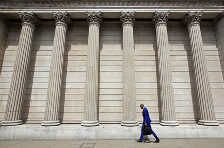 La banque d'angleterre devrait relever ses taux en 2022, selon vlieghe