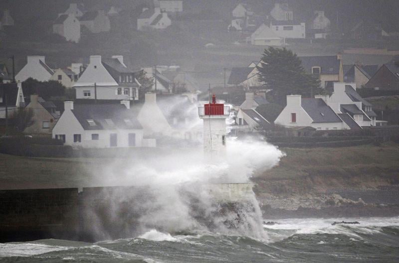 240.000 foyers privés d'électricité après la tempête Dirk