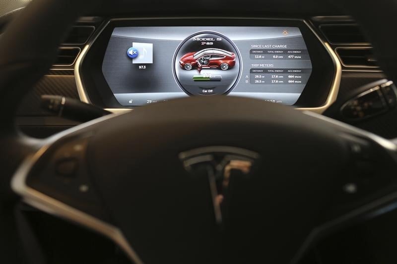 BMW et Tesla ont discuté voitures électriques