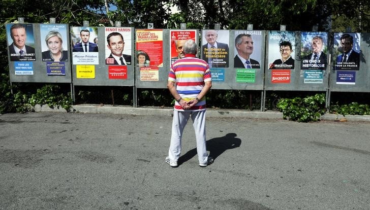 Quatre candidats dans un mouchoir de poche