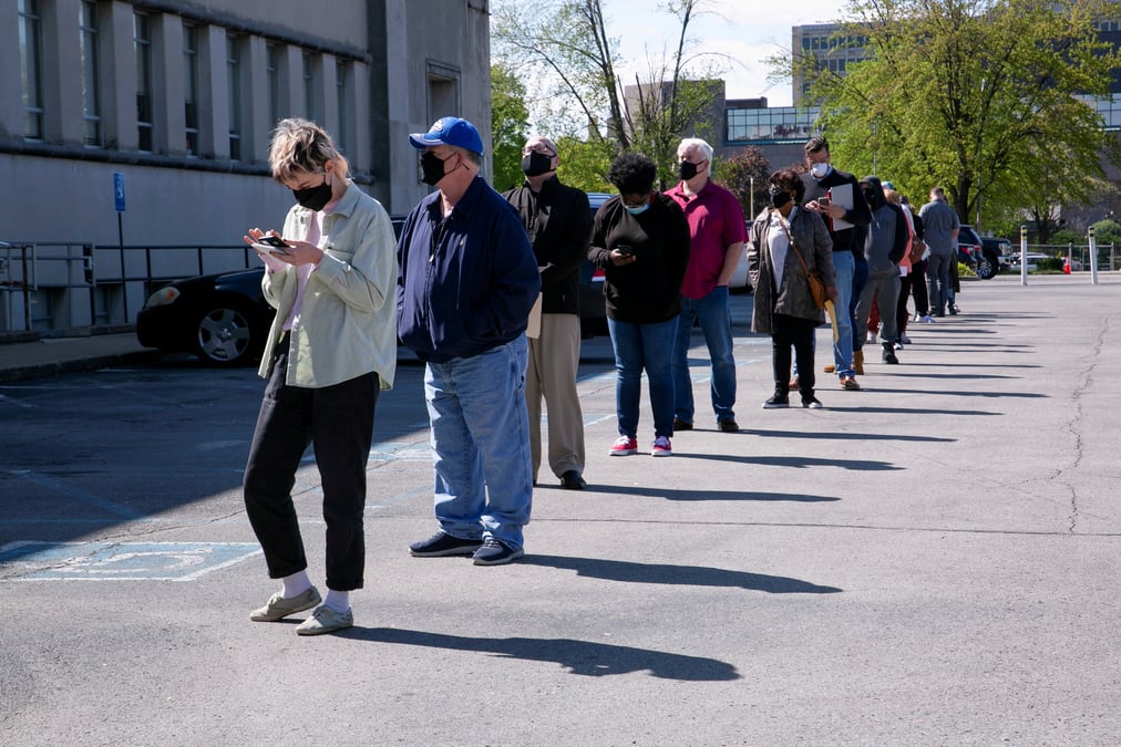 Usa: les inscriptions au chomage baissent plus que prevu
