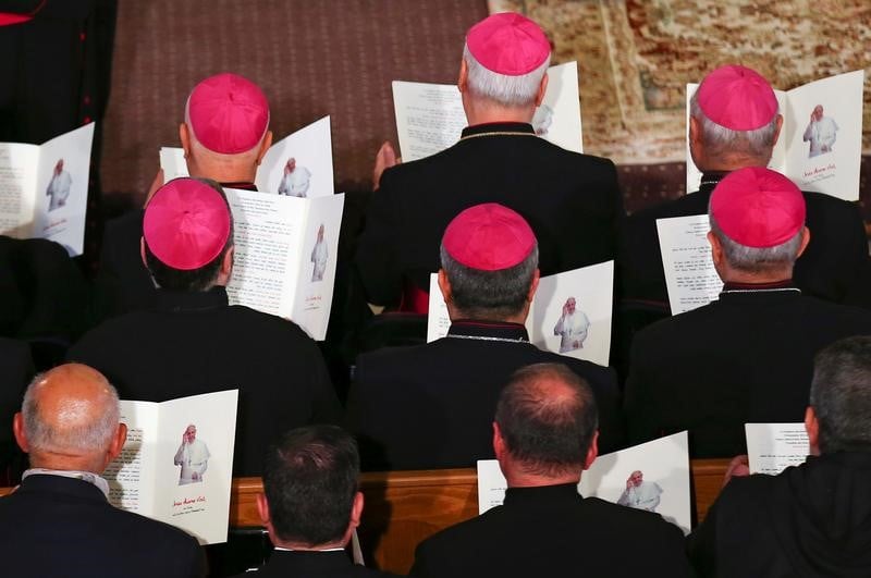 Accuse par des jeunes, l'eveque de dax demissione