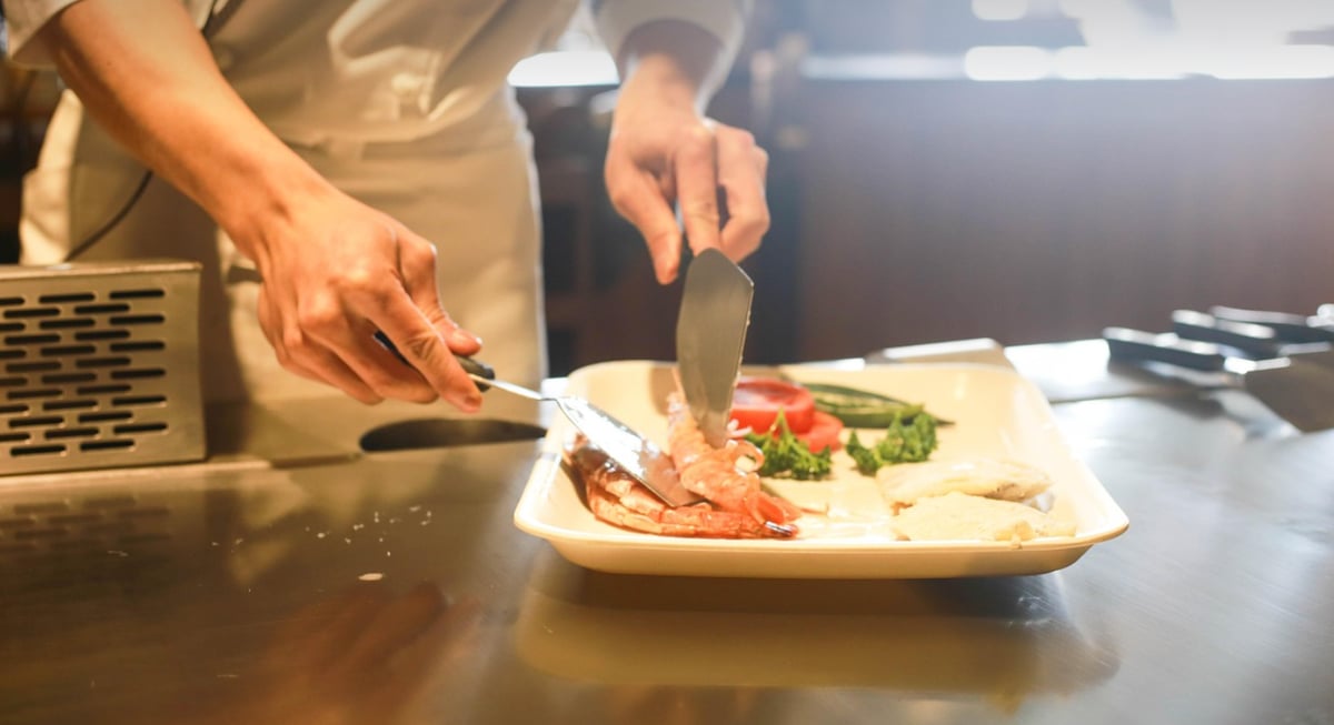 Après un été mitigé, les restaurateurs tentent de sauver l'arrière-saison face à une conjoncture incertaine et un comportement des consommateurs qui évolue.