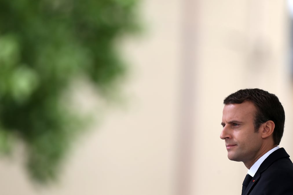 Macron denonce la profanation d'une stele aux enfants d'izieu