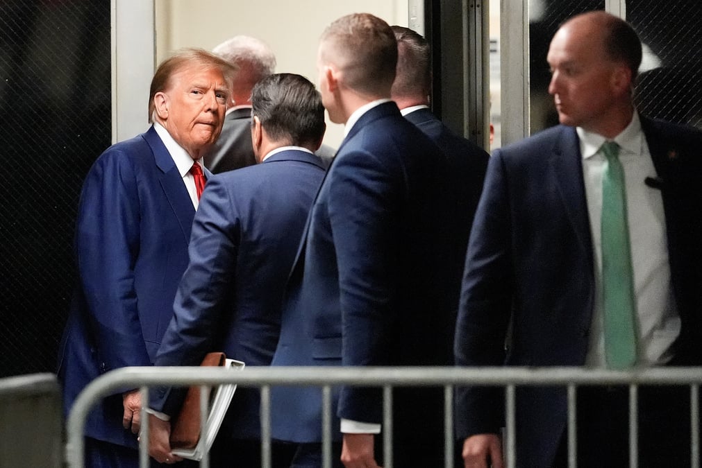 Affaire penale de l'ancien president americain donald trump, pour des accusations liees a des pots-de-vin verses a une star du porno, a new york