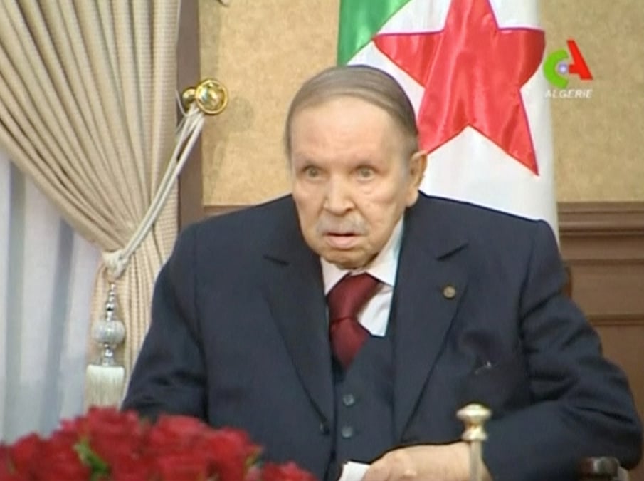Bouteflika: une nouvelle constitution sera soumise a referendum