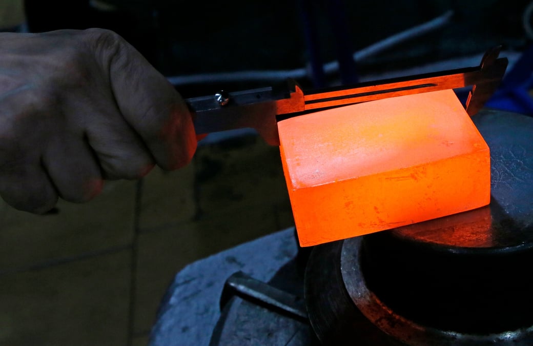 platinum ingot, platine, lingot, fonderie, Russie, Krastsvetmet