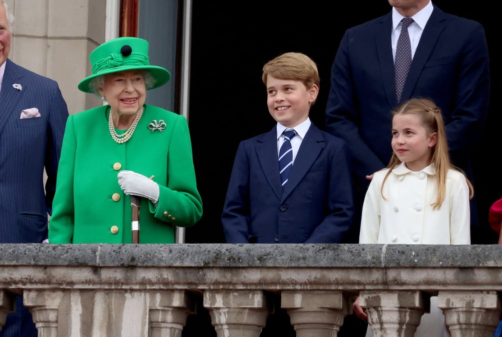 La reine elizabeth ii, touchee par la participation du public pour son jubile