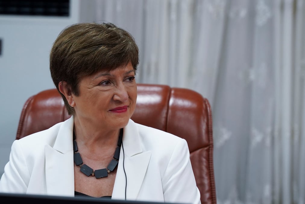 La directrice du fmi ne peut exclure une recession mondiale en 2023