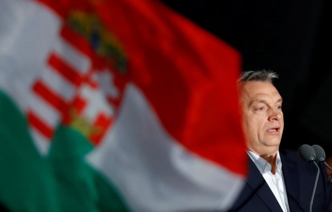 Europe: le fidesz d'orban rappele a l'ordre par le ppe
