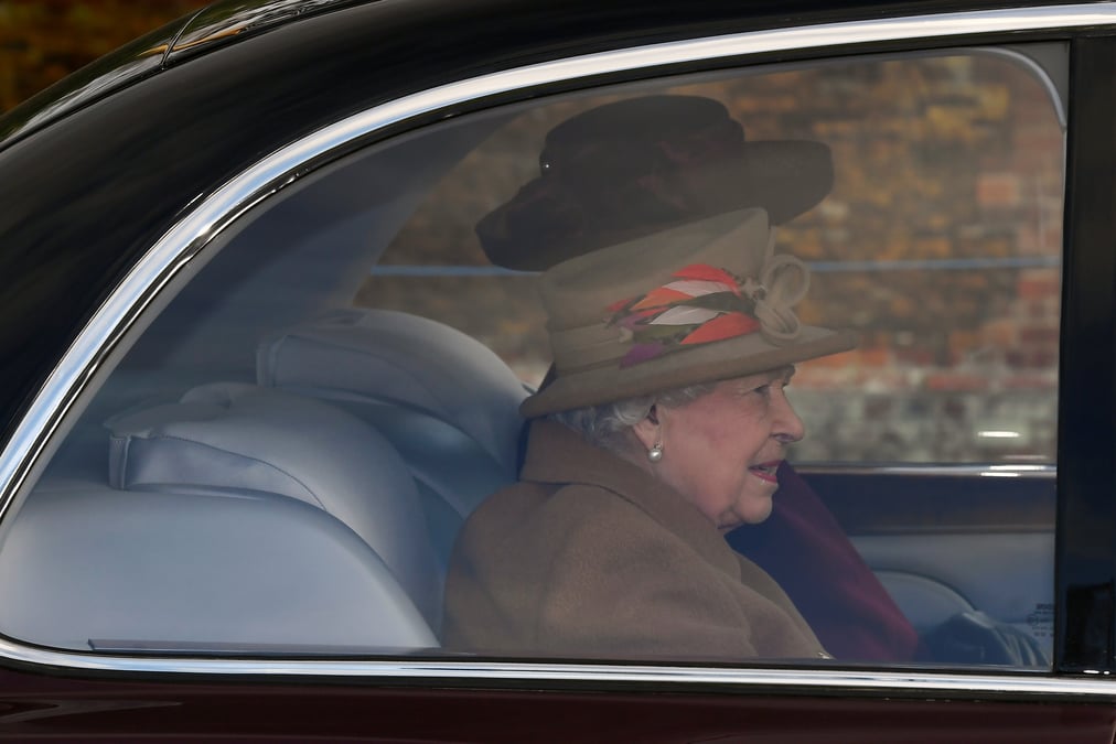 Grande-bretagne: elizabeth ii convoque une reunion de "crise" a buckingham
