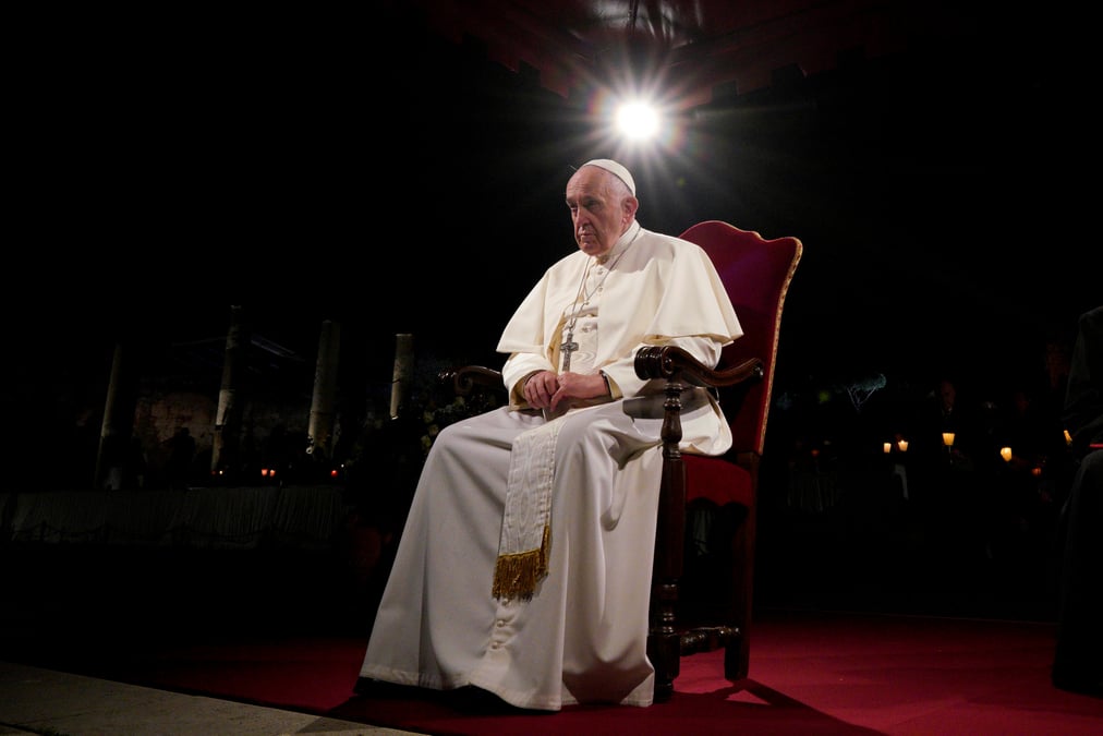 Le pape renonce aux celebrations du 31 decembre et du 1er janvier en raison d'une sciatique
