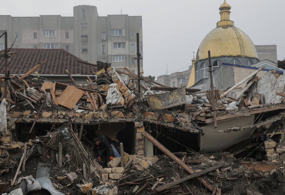 Immeuble residentiel detruit par un tir de missile russe, lors de l'attaque de la russie contre l'ukraine, a odesa