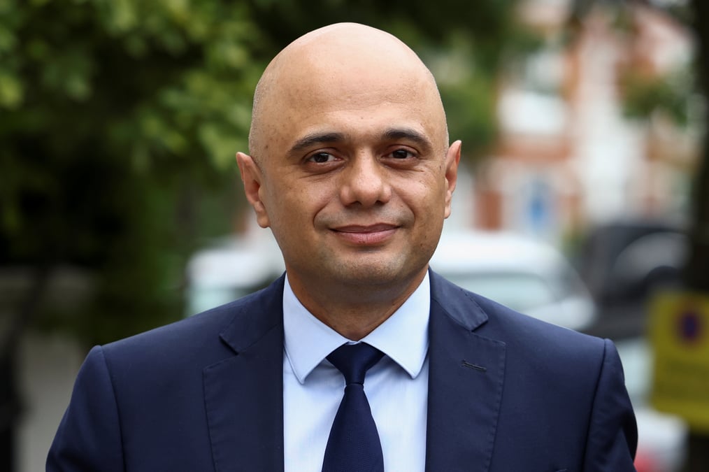 Le ministre britannique de la sante teste positif au covid-19