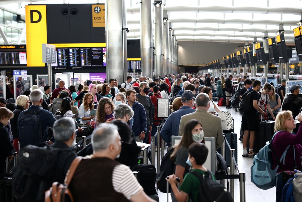 Photo d'archives du terminal 2 de l'aeroport d'heathrow a londres