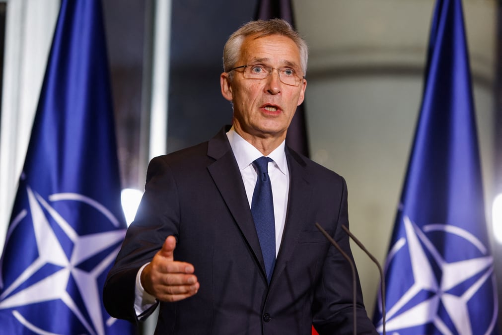 Le secretaire general de l'otan, jens stoltenberg, lors d'une conference de presse a berlin