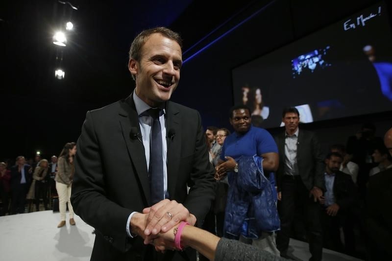 Emmanuel macron esquisse sa "societe du choix" au mans