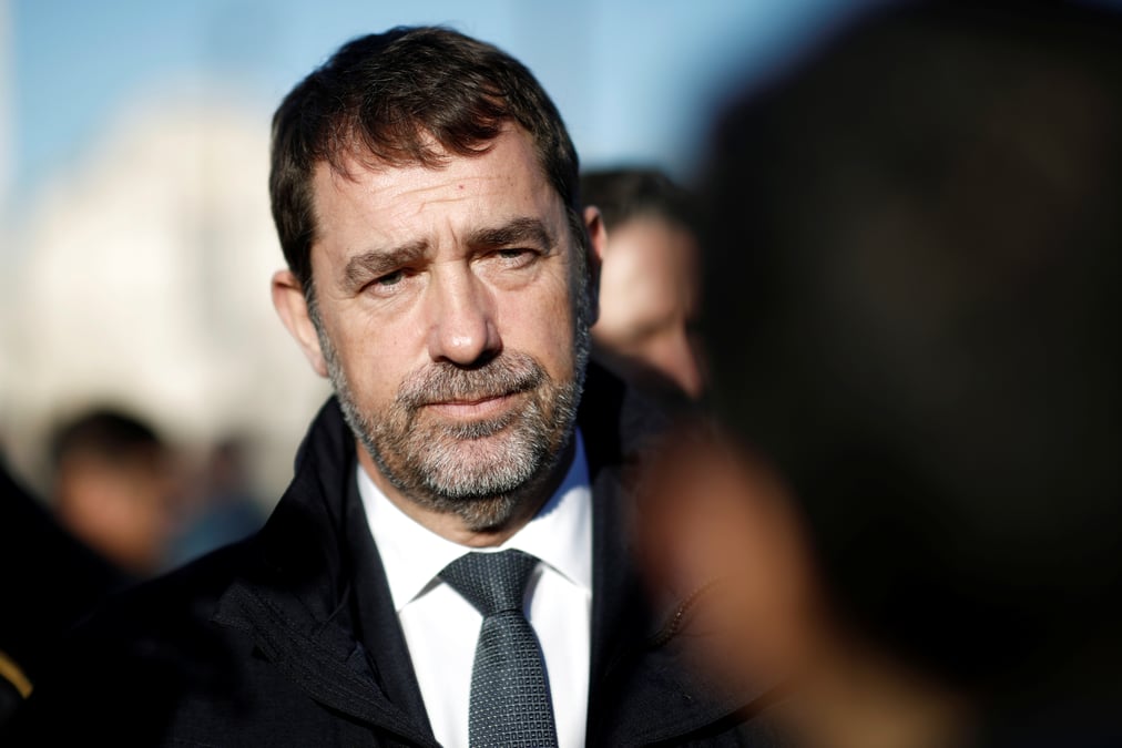 Castaner relativise l'ampleur des violences en banlieue