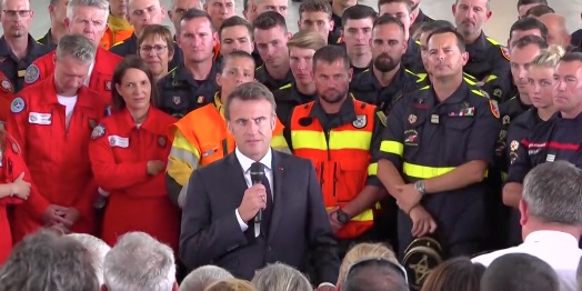Le 2 juin 2023, Emmanuel Macron s'est adressé aux acteurs de la sécurité civile et de la lutte contre les feux de forêts à Nîmes.