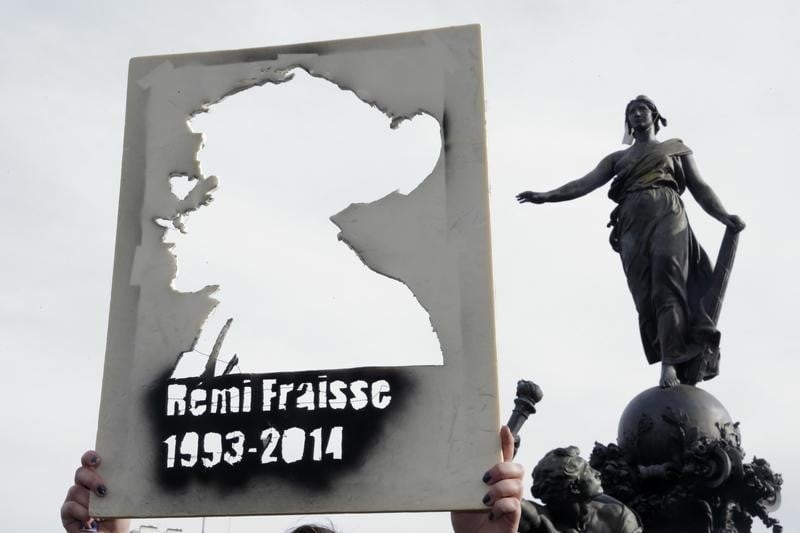 Remi fraisse avait "les mains en l'air" quand il a ete tue a sivens