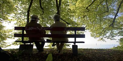 Vivre à deux protège de la pauvreté, qui concerne 18,8% des personnes âgées seules, contre 6,4% de celles vivant en couple.
