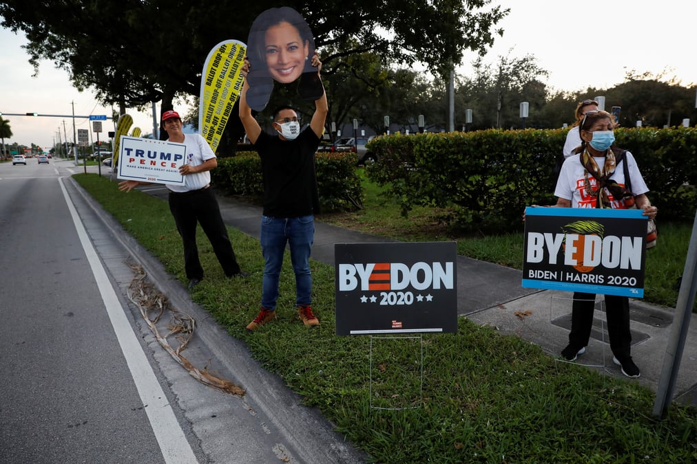 Trump et biden au coude a coude en floride, se partagent de premiers gains