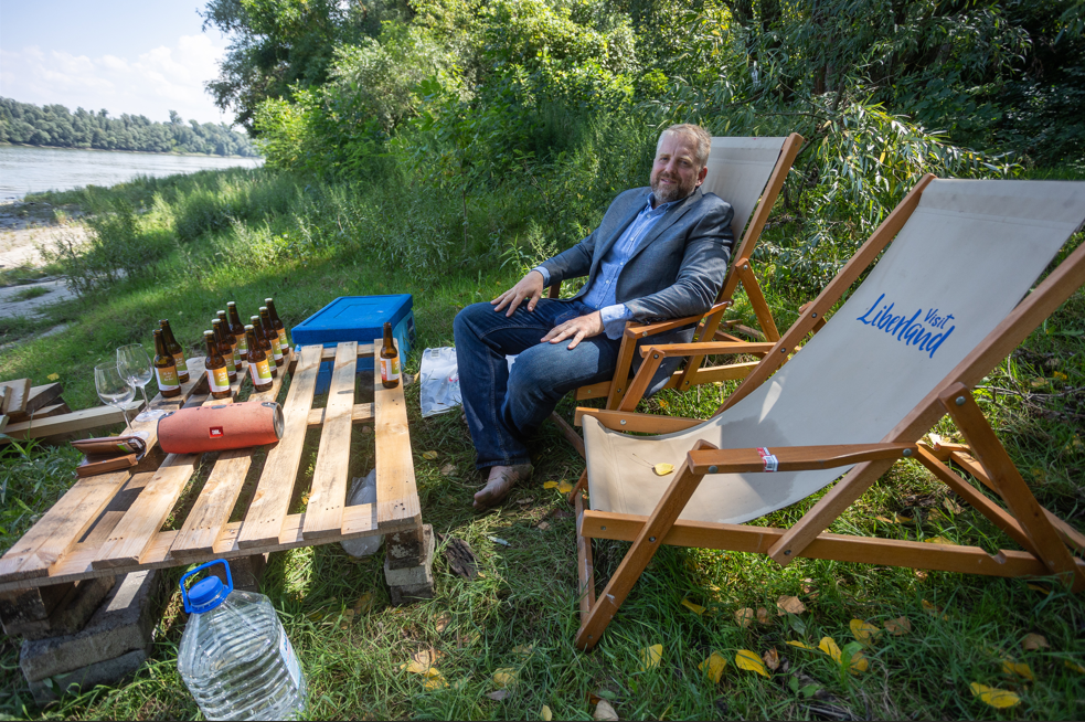 Le président du Liberland Vit Jedlicka, près de Batina, en Croatie.