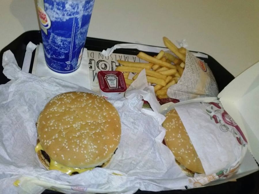 Les signataires sont les sociétés McDonald's, KFC, Burger King, Starbucks, Domino's Pizza, Subway, Class'Croute, Exki, La Mie Câline, La Croissanterie, Paul, Jour Healthy Groupe, Five Guys, Cojean et Pomme de Pain.