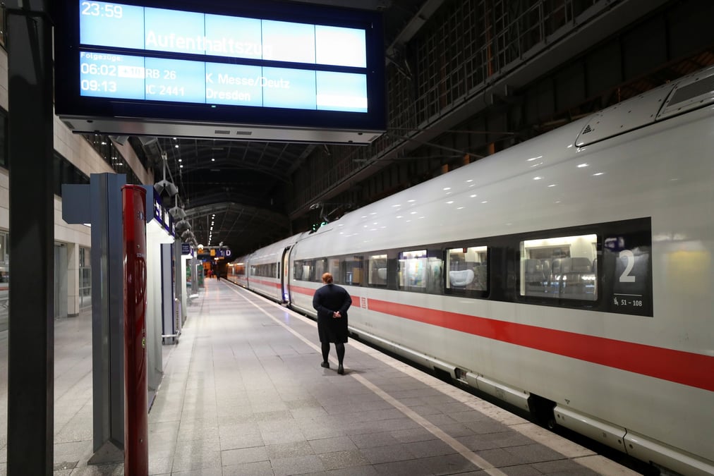 Le syndicat des conducteurs GDL a décidé de renoncer à recourir à la grève pendant la période des négociations avec la direction de la Deutsche Bahn.