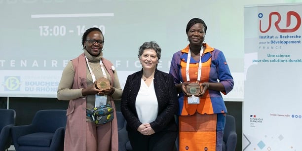 (de gauche à droite) : Clarisse Njovu Balegamire, Valérie Verdier, présidente-directrice générale de l'IRD et Adèle Rayangnéwendé Ouédraogo.