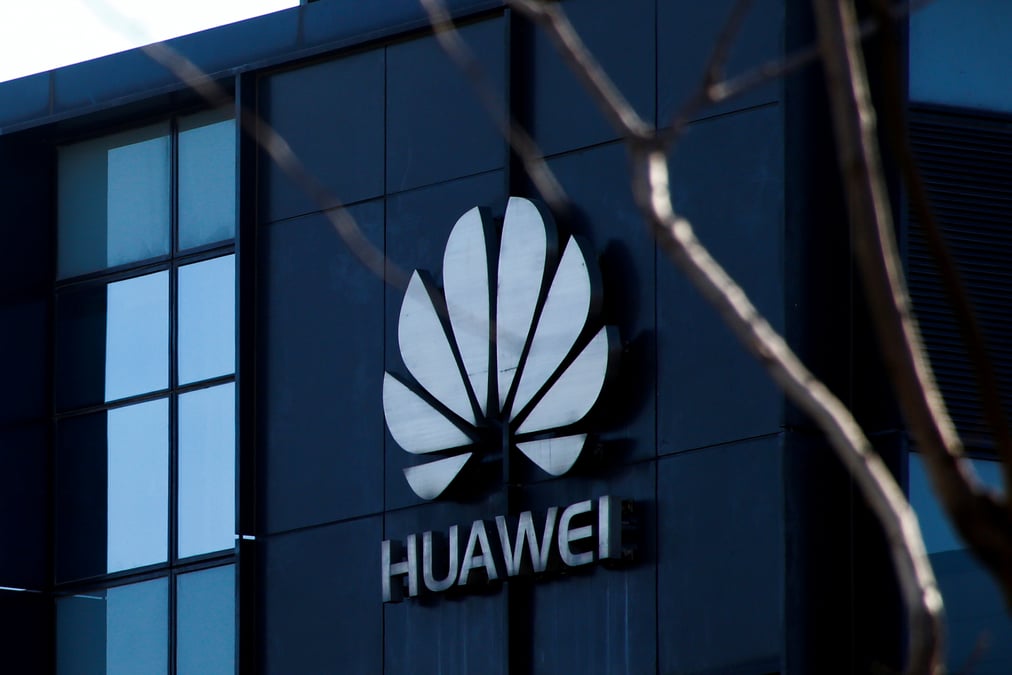 Huawei sanctionne deux salaries pour un tweet depuis un iphone