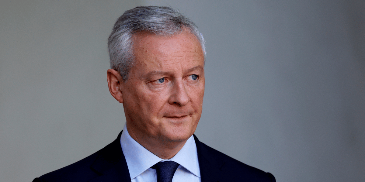 Le ministre francais de l'economie et des finances bruno le maire quitte l'elysee apres une reunion du gouvernement