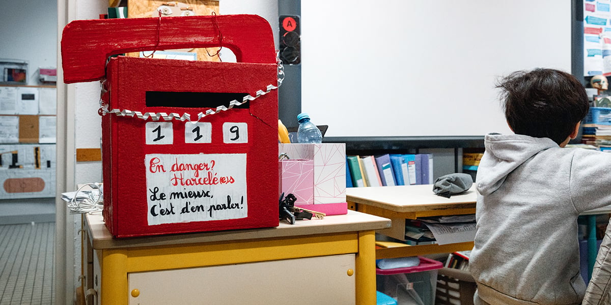 Le Conseil départemental d'accès au droit des Pyrénées-Orientales (CDAD66) sensibilise les élèves du CM1 à la 6ᵉ au harcèlement scolaire.