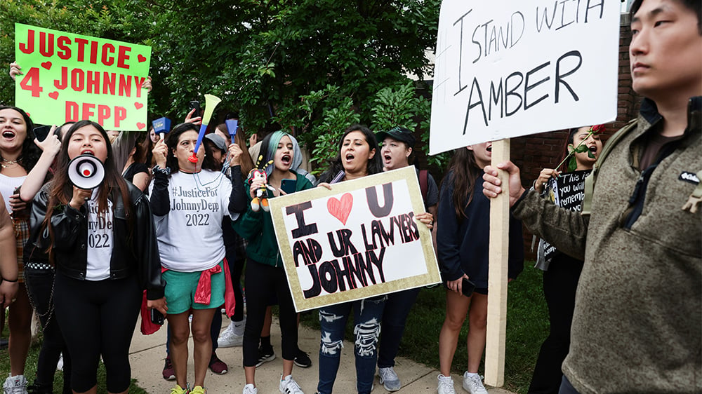 Mobilisation de fans au dernier jour du procès Depp-Heard.