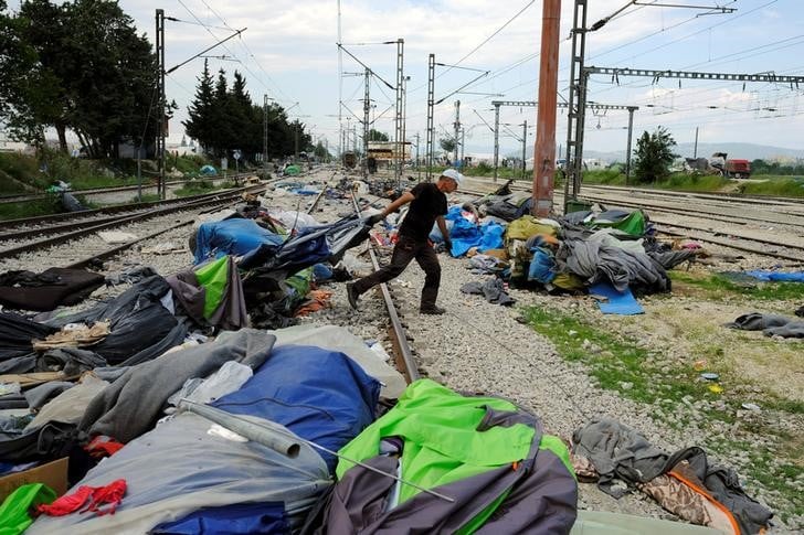 Le hcr critique l'hebergement des migrants evacues du village grec d'idomeni