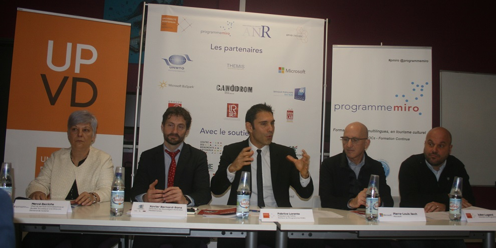 De gauche à droite : M. Escrichs (Generalitat de Catalunya), X. Bernard-Sans (Eurorégion Pyrénées-Méditerranées), F. Lorente (UPVD), P.-L. Xech (Microsoft) et J.Lugand (Miro).