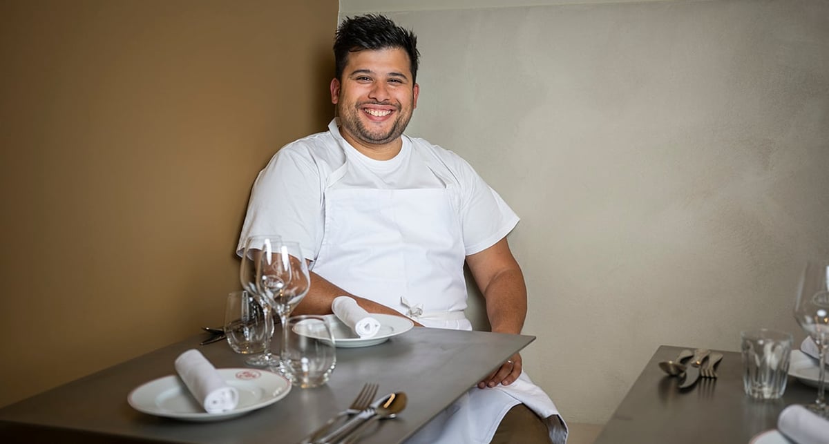 Le chef étoilé Omar Dhiab ouvre Elbi (Paris XX), une proposition culinaire chimère, mariant le bistrot français et la cuisine Égyptienne.