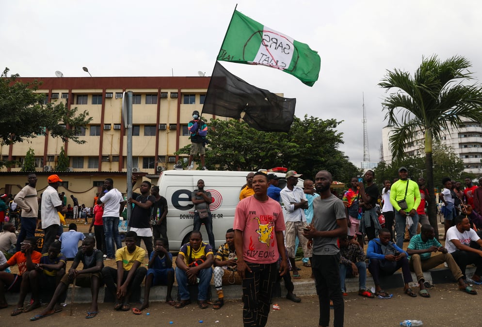 Nigeria: des soldats ont ouvert le feu contre des manifestants, selon des temoins