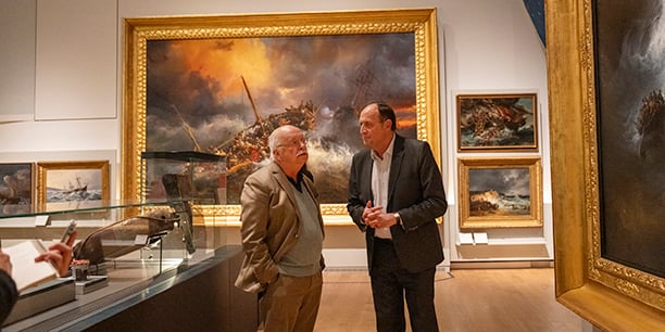 Erik Orsenna avec Vincent Campredon, directeur du musée.