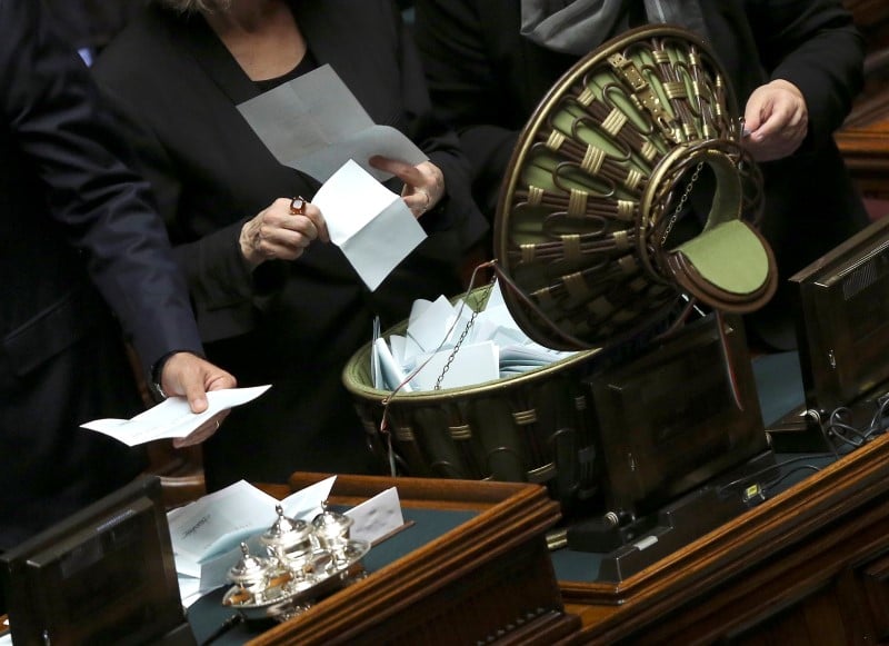 Echec au premier tour de l'election a la presidence en italie
