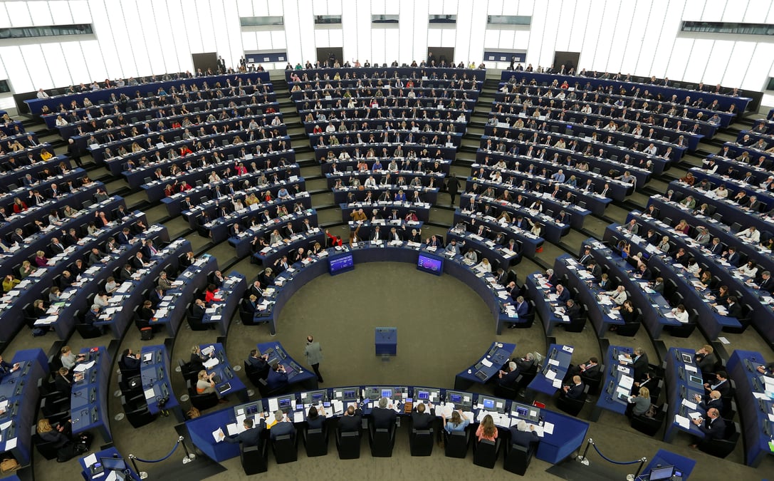 Le parlement europeen fixe ses conditions pour le brexit