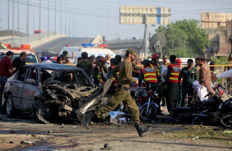 Pakistan: seize morts dans un attentat suicide a lahore