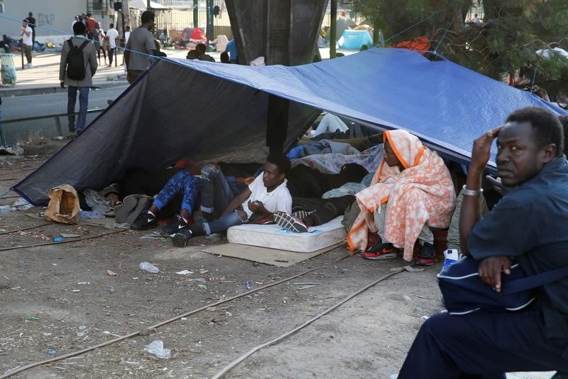 Evacuation de migrants porte de la chapelle, a paris