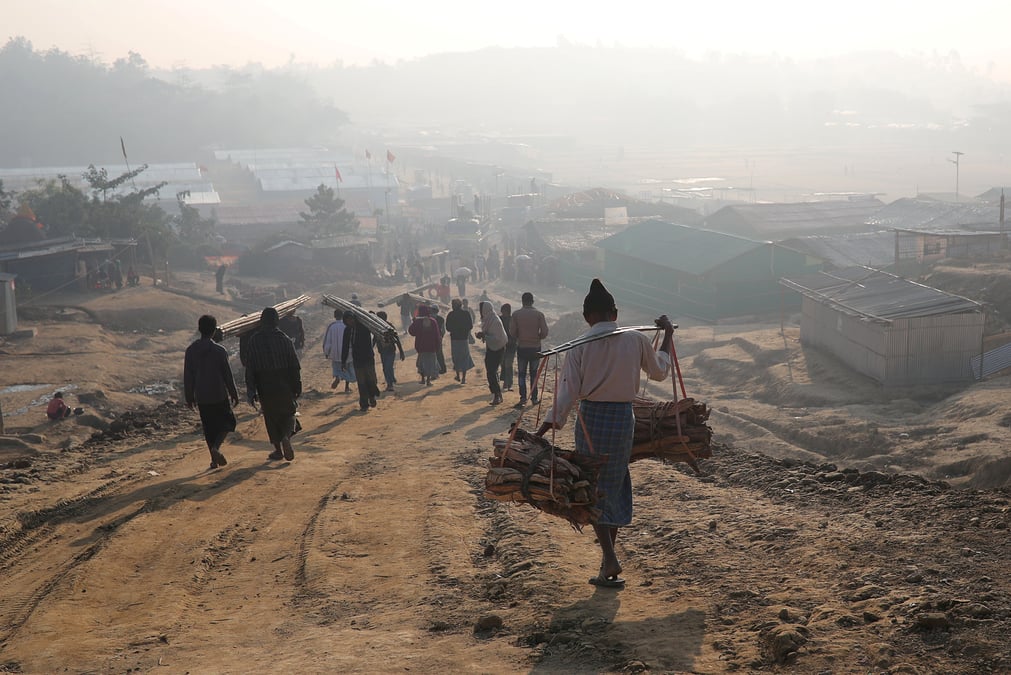 Plus de 100.000 rohingyas en danger dans les camps du bangladesh, selon l'onu