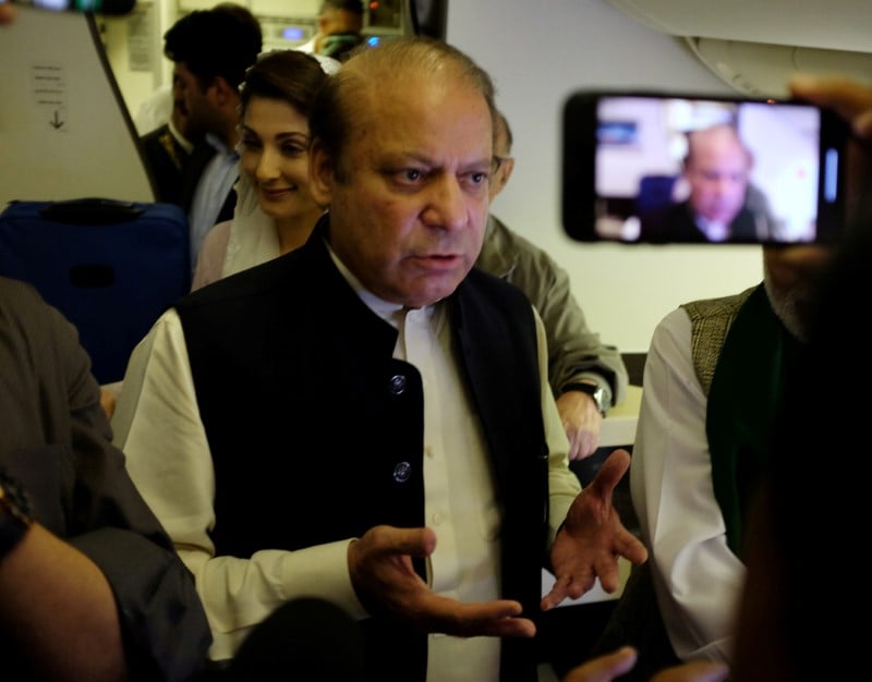 L'ancien premier ministre nawaz sharif arrete a son retour au pakistan