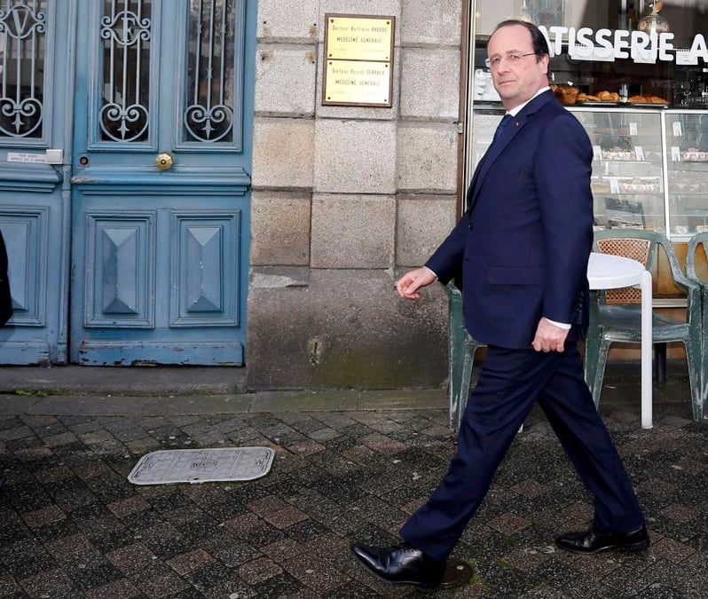 L'UMP demande à Hollande de sortir du silence avant le 2e tour