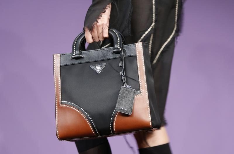 Le benefice net de prada en recul de 28%